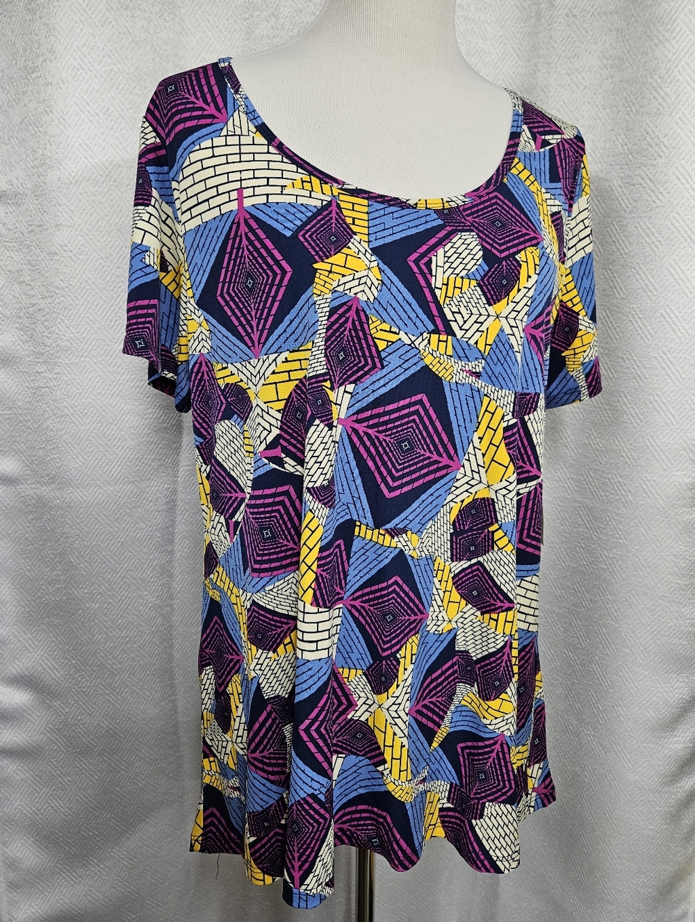 LuLaRoe Classic T Blouse XL Geometric Top Shirt